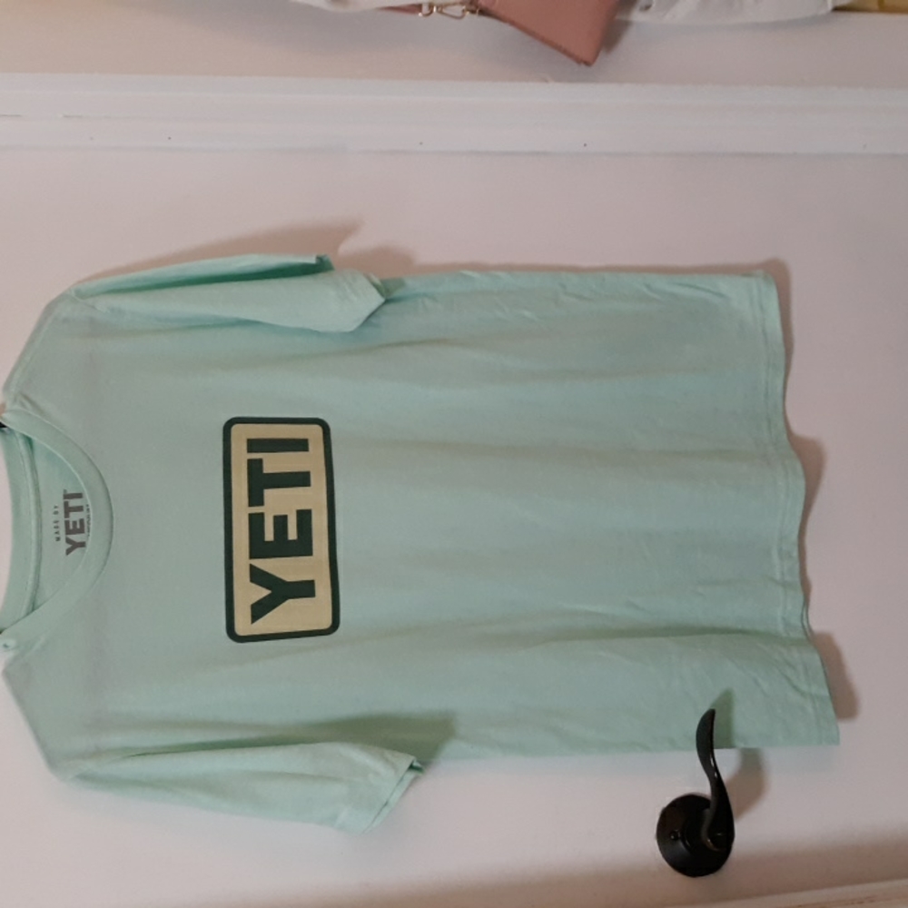 YETI Aqua T shirt size M